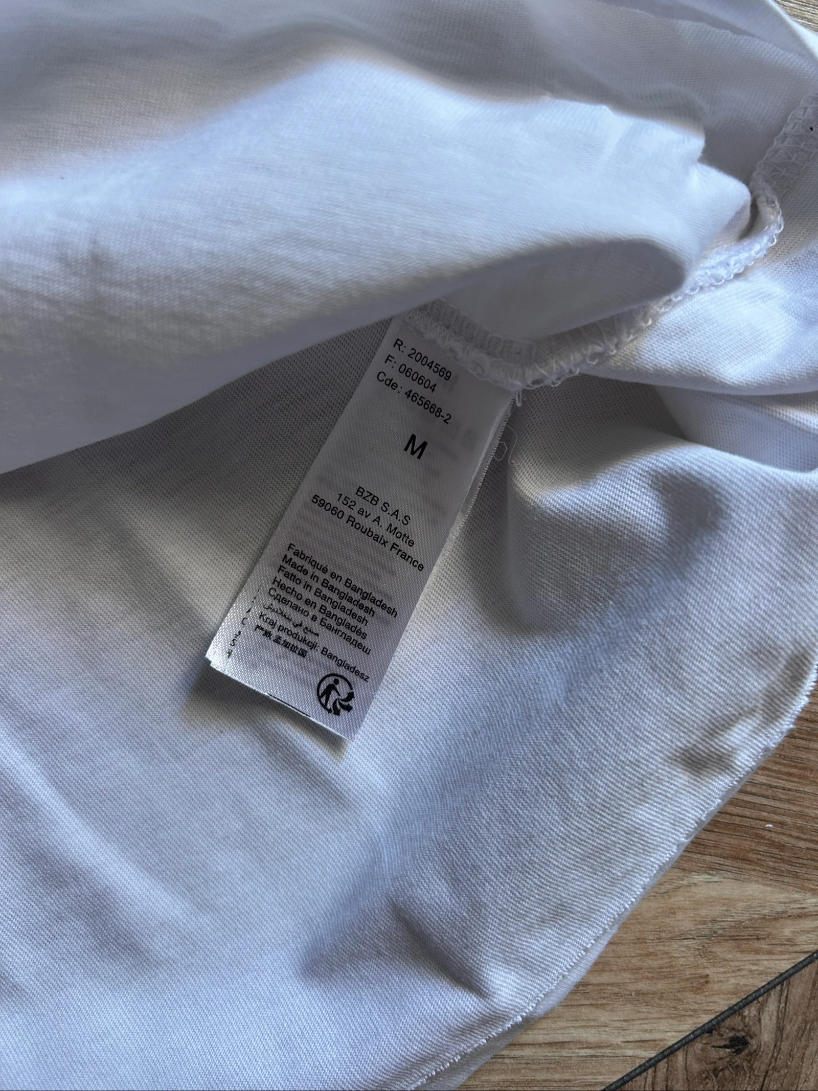 👕 White BZB T-shirt — Size M — 100% Cotton – photo 4
